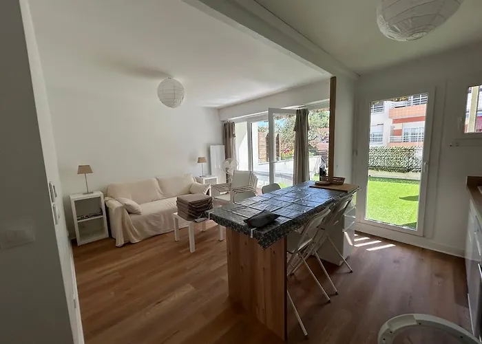 アパート Centre アルカション